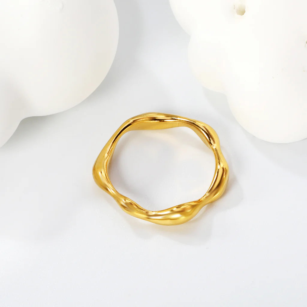 The Flowy Ring