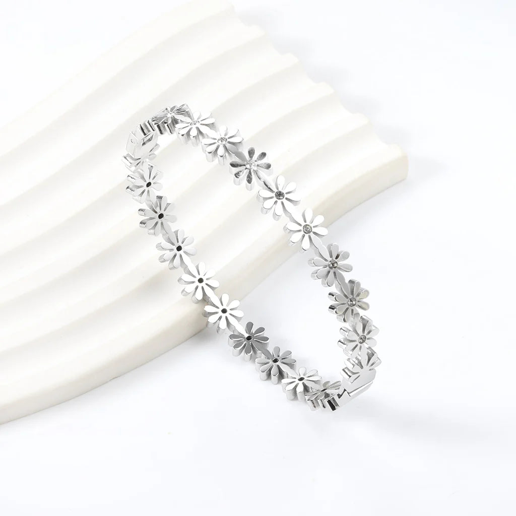 Mini Daisy Bangle Bracelet