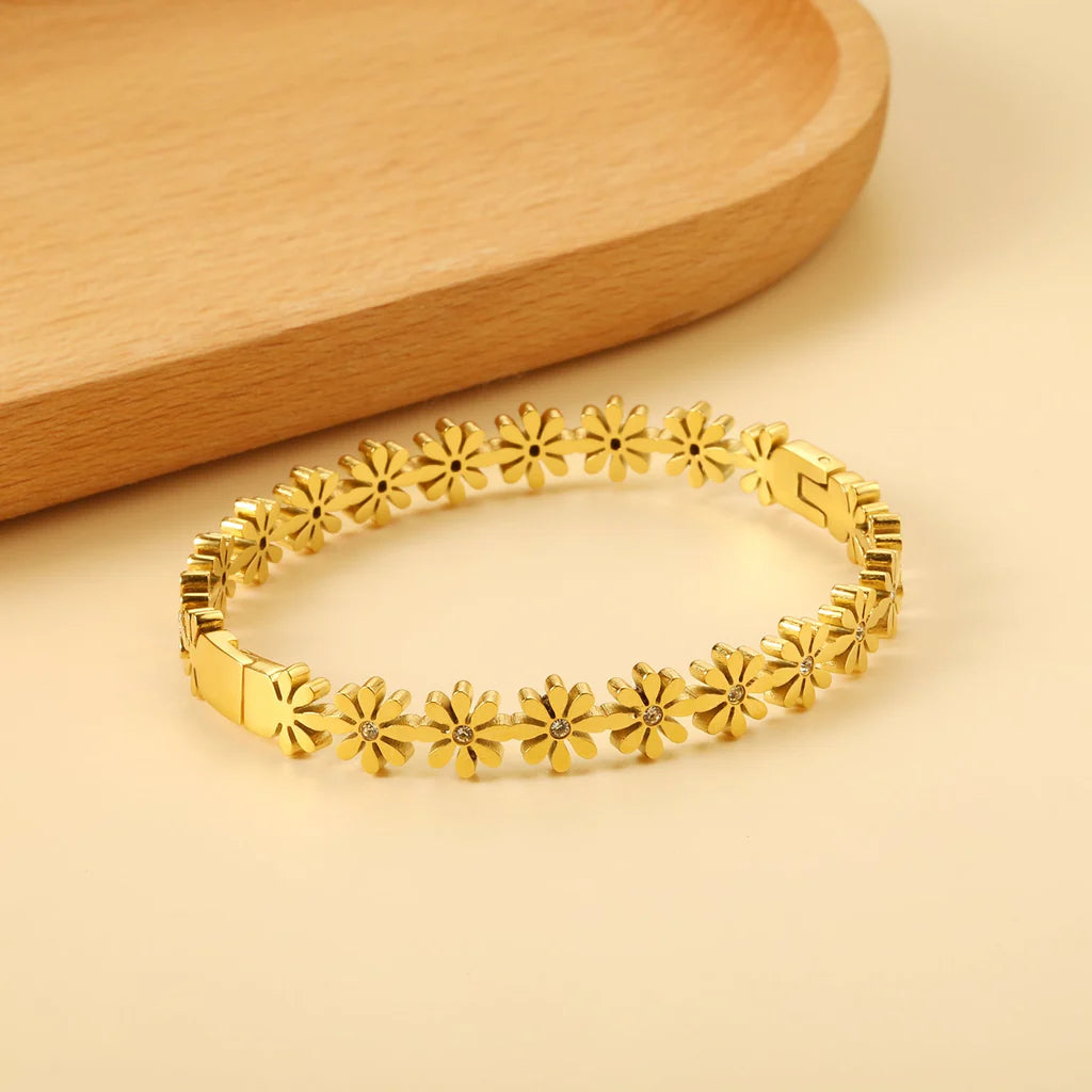 Mini Daisy Bangle Bracelet