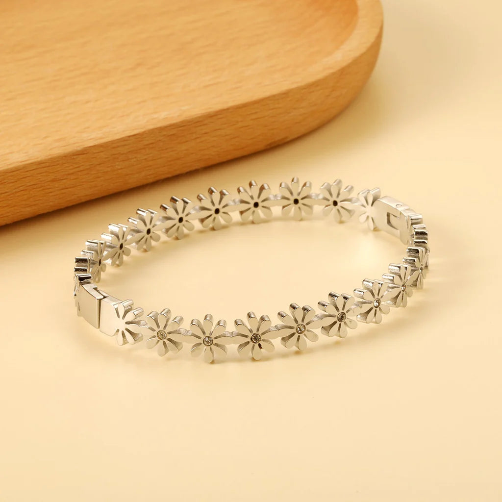 Mini Daisy Bangle Bracelet