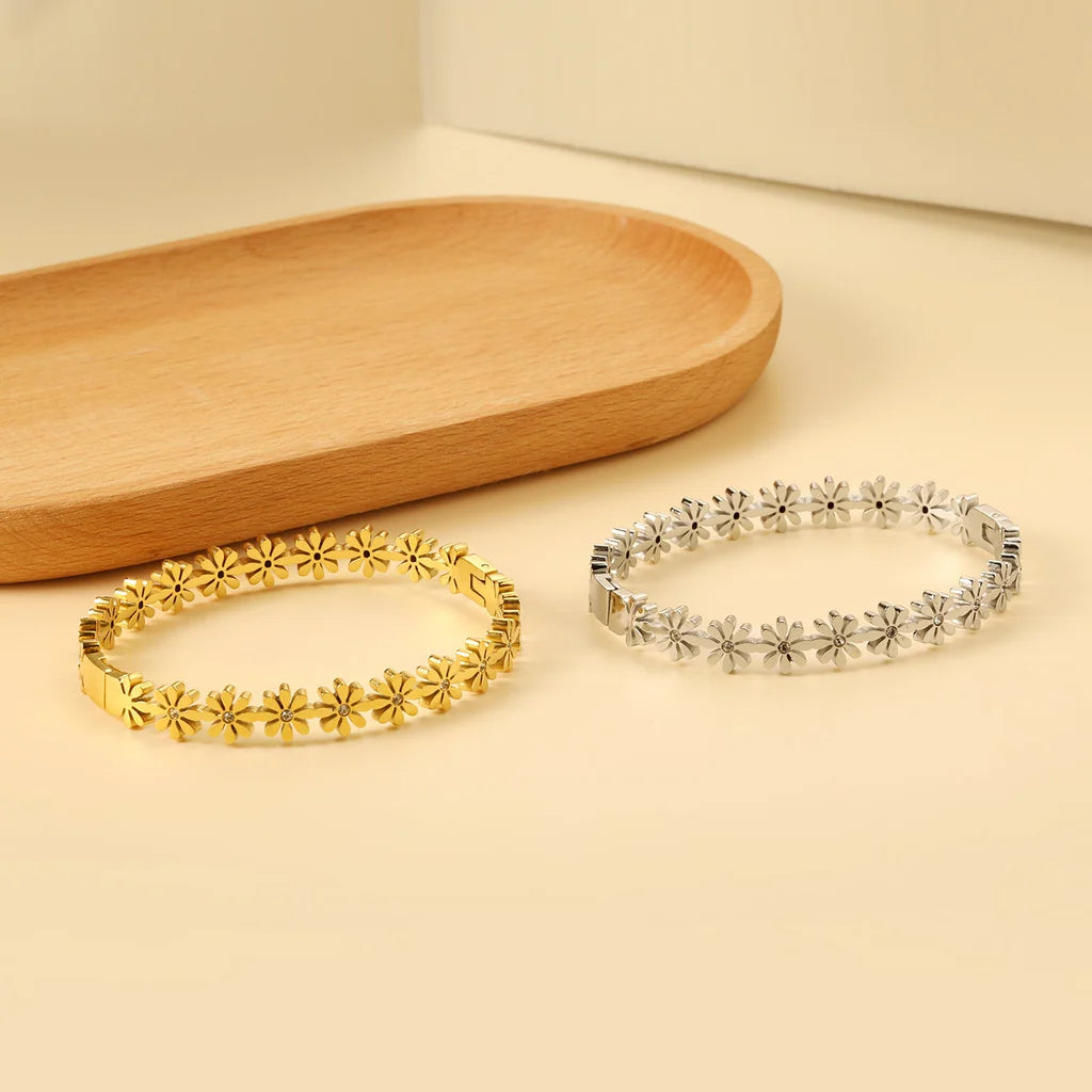 Mini Daisy Bangle Bracelet