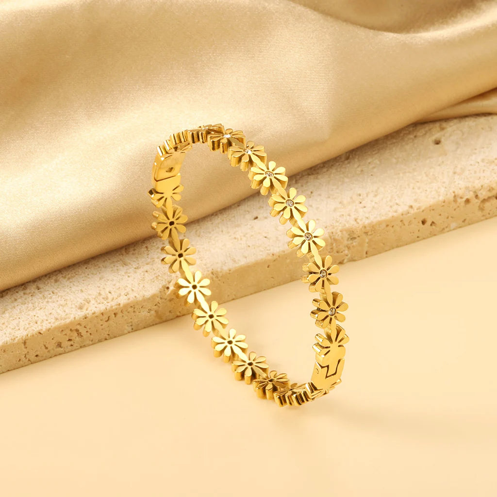 Mini Daisy Bangle Bracelet