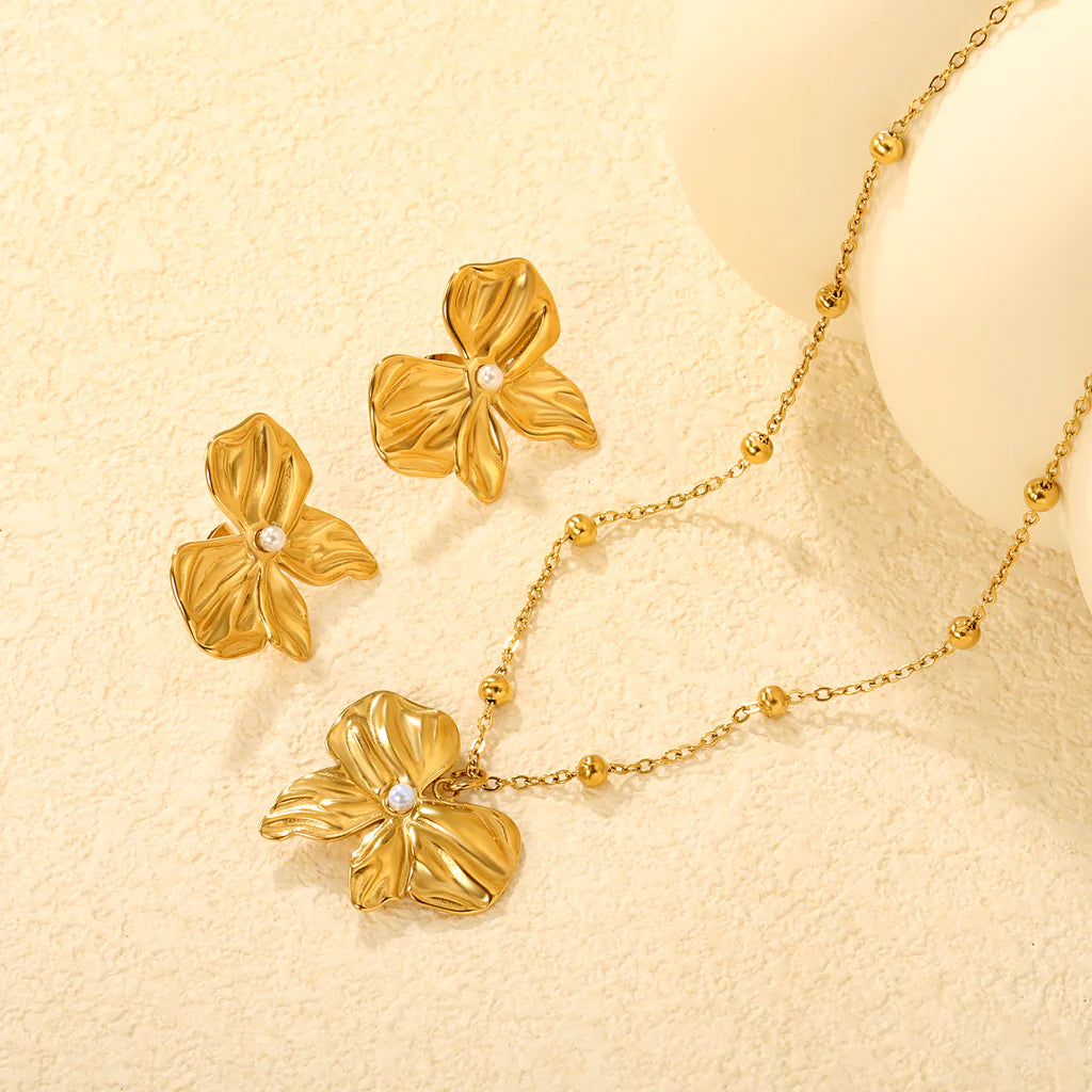 Bow with a pearl Set