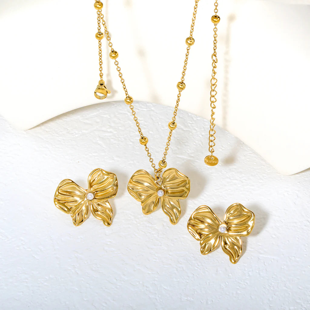 Bow with a pearl Set