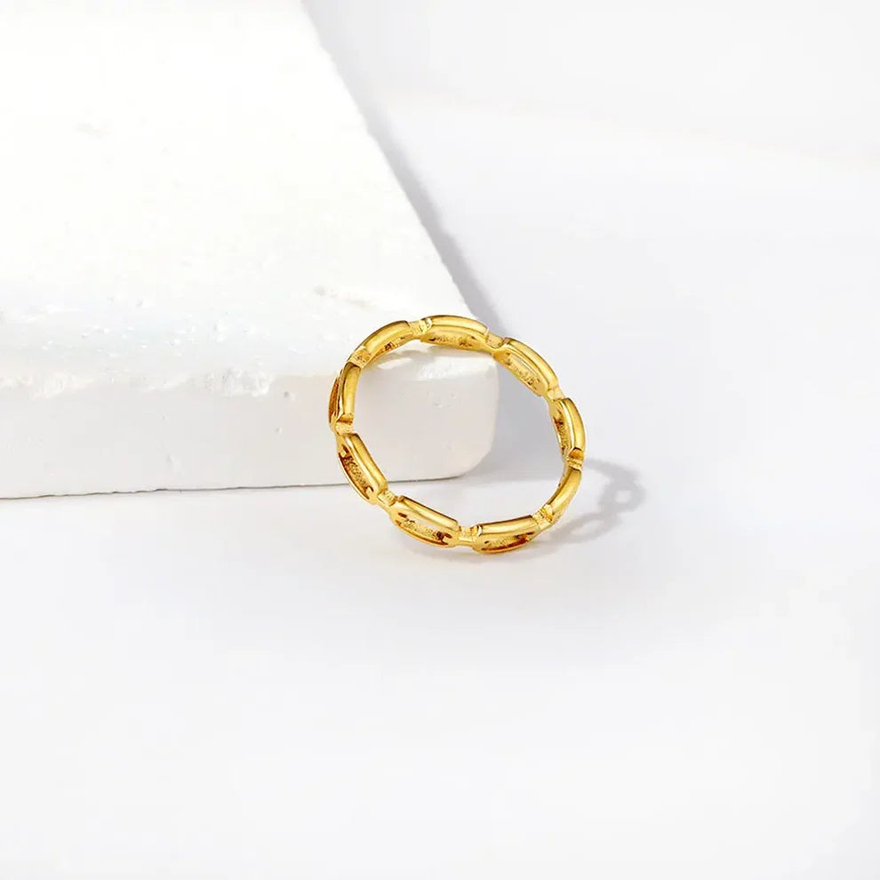 Minimalist Chain Ring