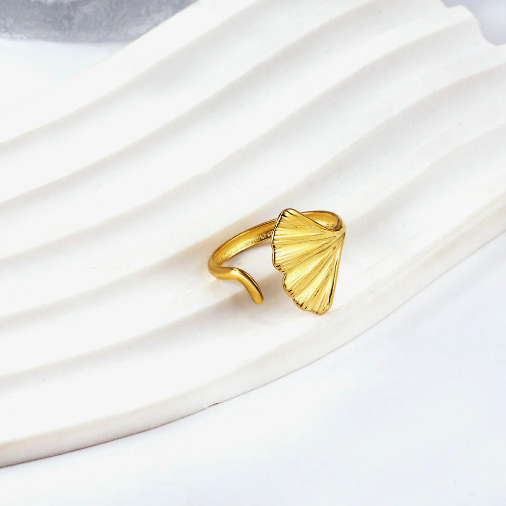 Hugsy Shell Ring