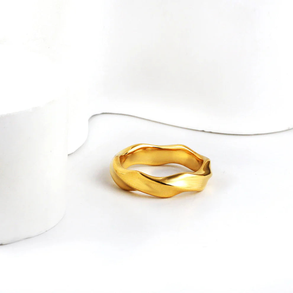 Wavy Pattern Ring