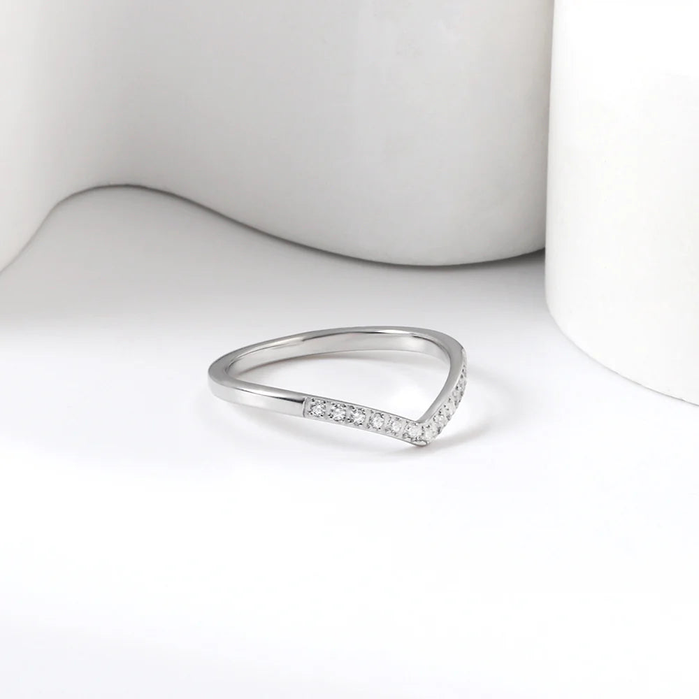 Elegant Curve Ring
