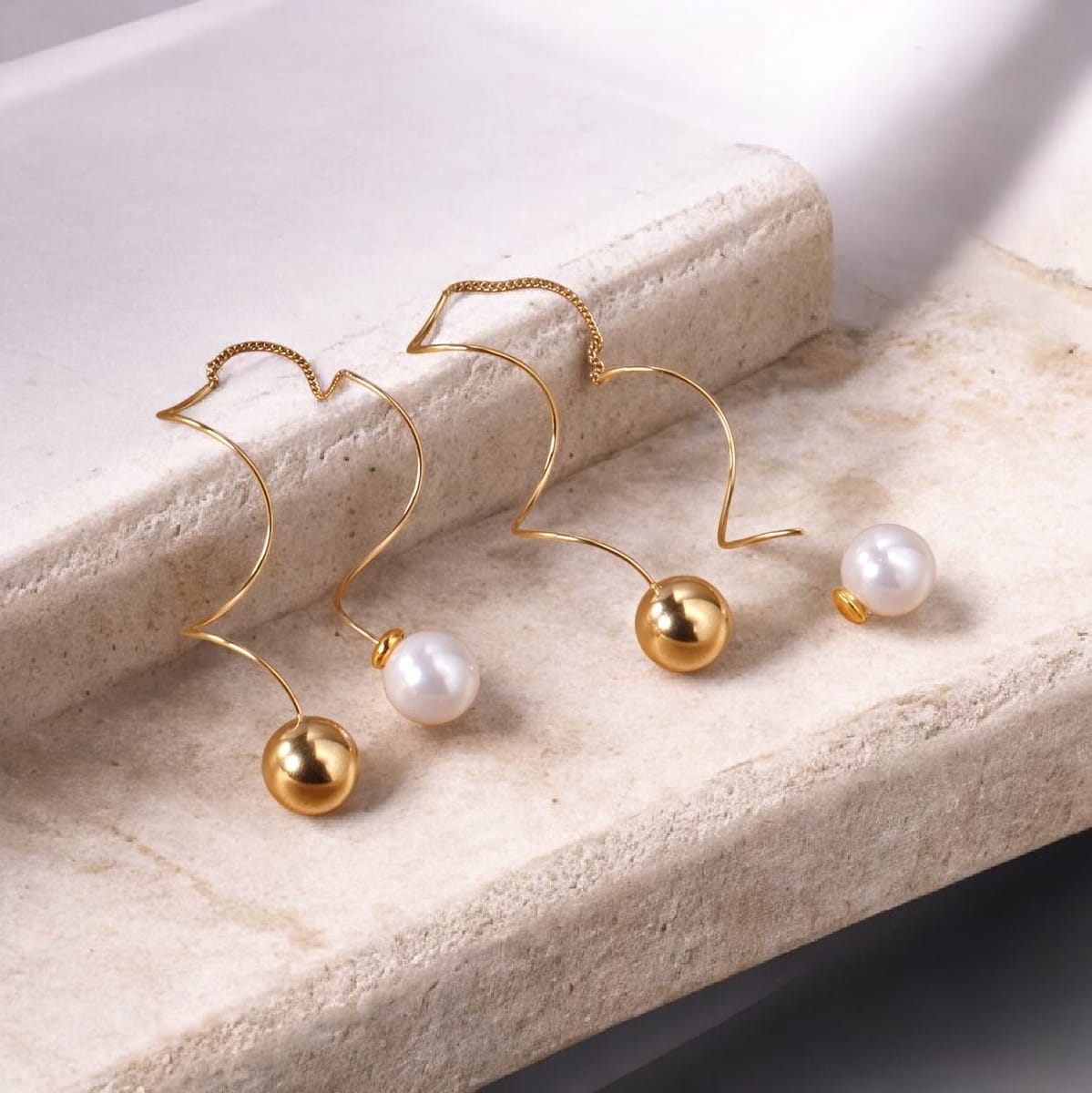 Hanging Pearl Drop Earring