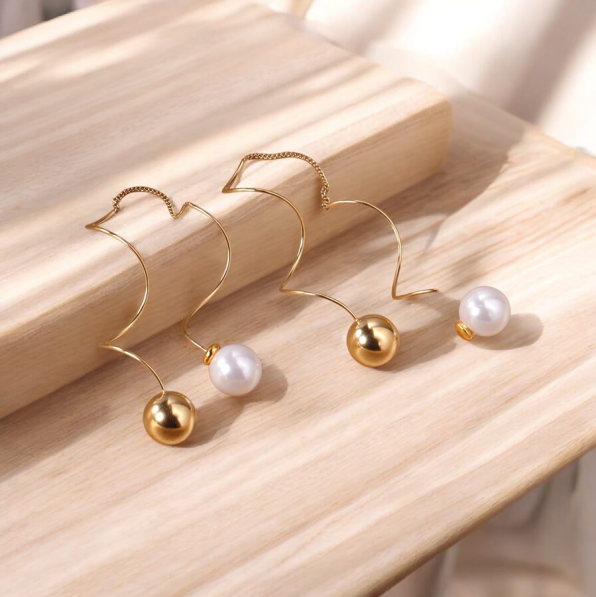 Hanging Pearl Drop Earring