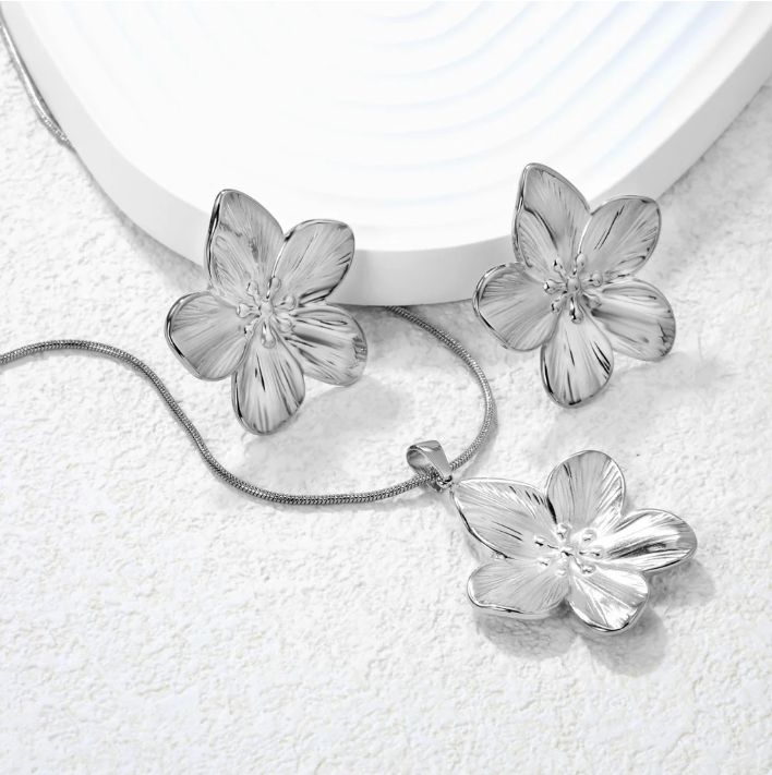 Blossom Set Silver Color
