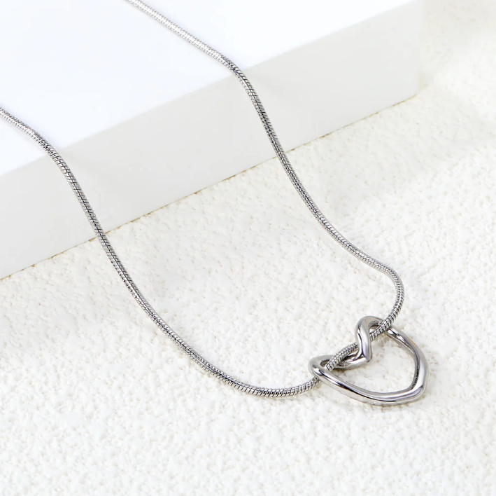 The Hanging Heart Necklace