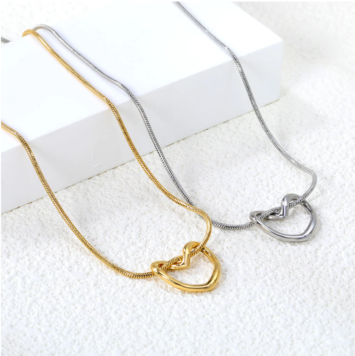 The Hanging Heart Necklace