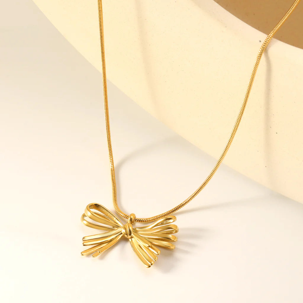 Big Bow Pendant Necklace