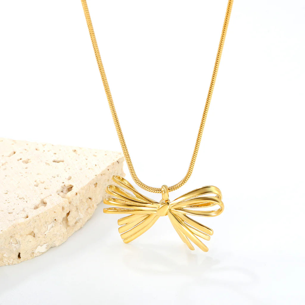 Big Bow Pendant Necklace